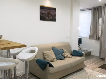 t2 meublé et équipé avec fibre  balcon et place de parking