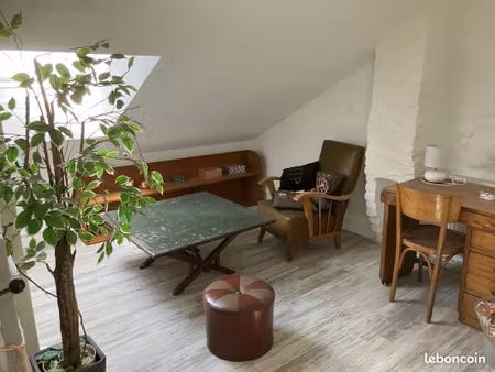 studio confortable au 2eme etage