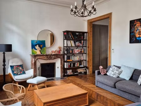 maison 9 pièces 216 m²