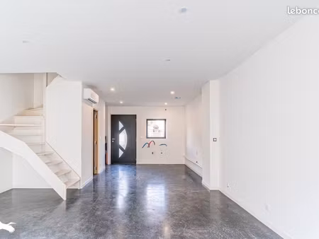 maison 2 pièces 95 m²