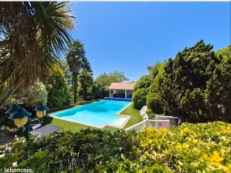 vente maison avec piscine et spa vue pyrénées- serres-castet