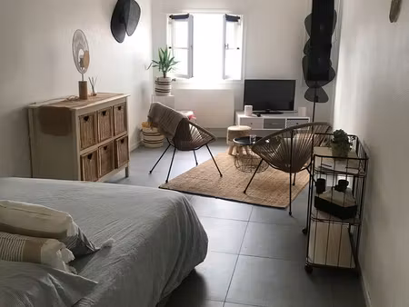 location studio meublé - vieux port la rochelle