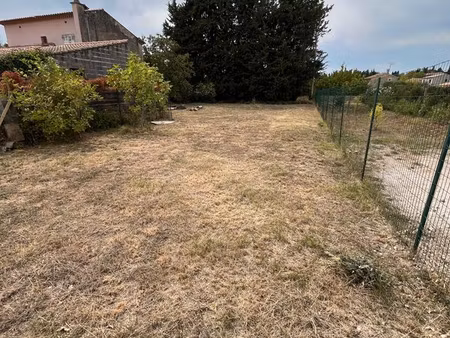 terrain 689 m² - caromb