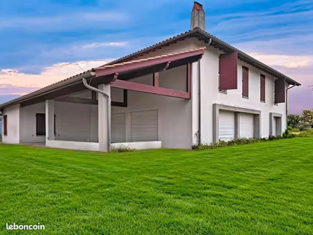 maison 7 pièces 307 m²