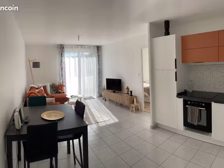 à vendre – superbe t2 lumineux avec garage  terrasse et vue sur la coulée verte