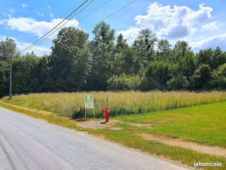 terrain 870 m² courdemanges
