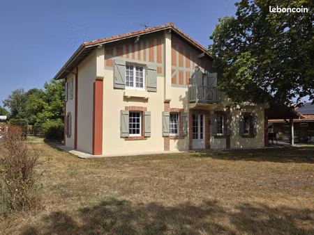 maison 9 pièces 198 m²