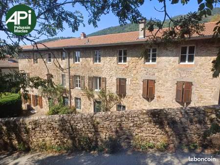 propriété 9 pièces 374 m²