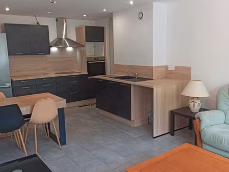 4 pièces climatisé  80 m2