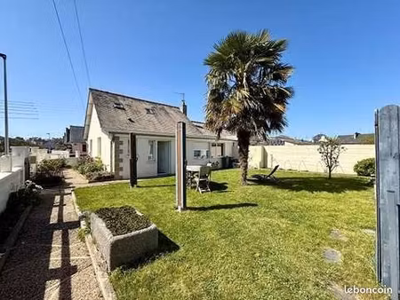 ensemble immobilier de caractère — maison 150 m²  grenier aménageable et deux dépendances 