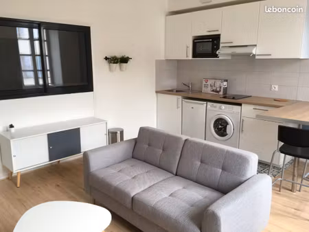beau t2 meublé 36m2 rénové place villaret joyeuse