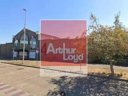 local commercial 2470 m² troyes