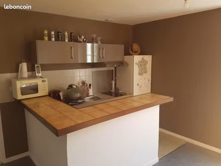 loue f2 proche centre-ville