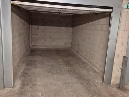 box fermé au montilien de 21 75m2