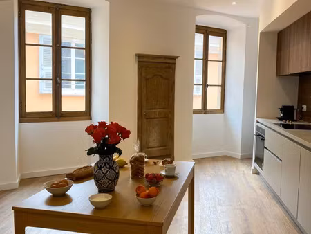 appartement de charme refait à neuf – centre bastia / vieux-port - t2 - année scolaire