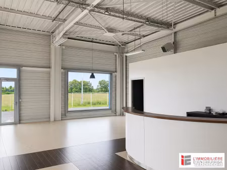 local d'activité 672 m²