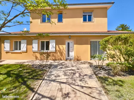 maison 144m2 - piscine chauffée - pergola - garage