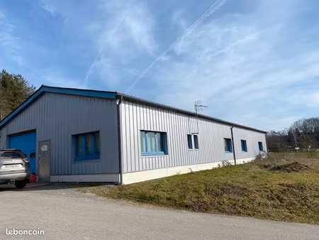 local industriel 300 m²