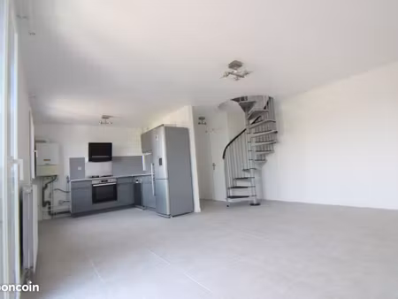 location t2 duplex +bureau