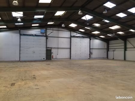 local industriel 552 m²