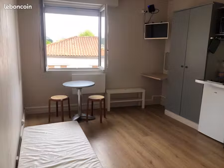 chambre meublée