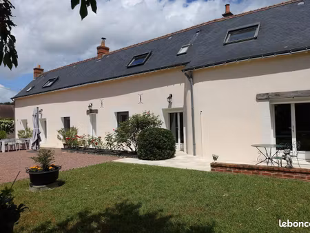 esvres dans hameau calme - maison 207 m2 habitables - terrain 1400 m2 - piscine - nombreus