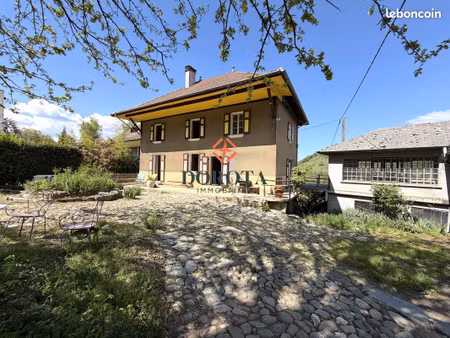 maison 8 pièces 130 m²