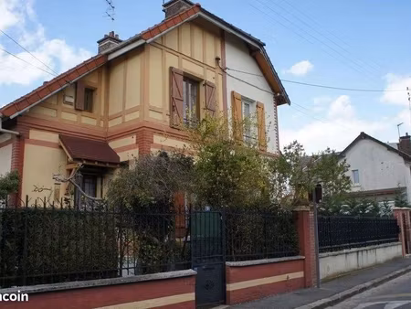 villa 4 pièces 165 m²