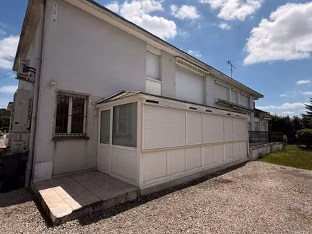 ensemble immobilier avec habitation et local commercial