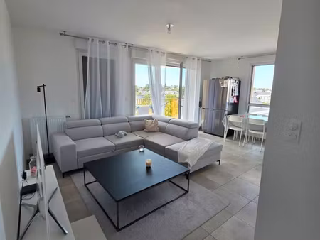 t3 avec balcon et parking