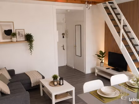 grand t2 duplex climatisé et équipé  chambéry centre historique