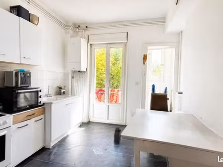 appartement 3 pièces 64 m²