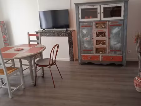 vend local commercial et appartement meublé