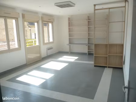ensemble de bureaux en centre ville