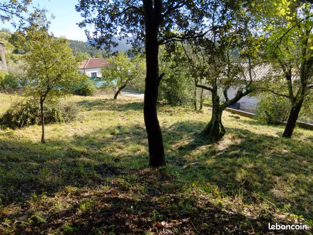 terrain constructible 940m² vue dominante