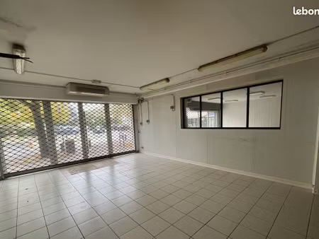 grand local à louer tous commerces 185 m2