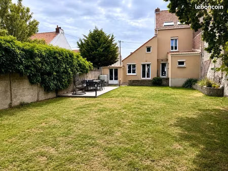maison familiale 147m2 garage - cave et jardin