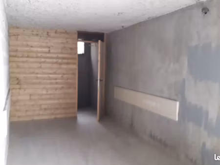 garage +box (cave) dans résidence sécurisée