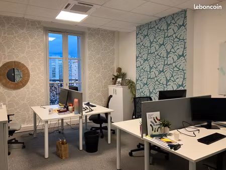 plateau de bureaux clé en main