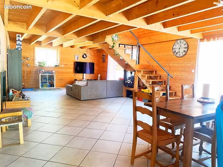 maison 7 pièces 181 m²