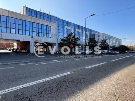 bureaux 4 251 m²