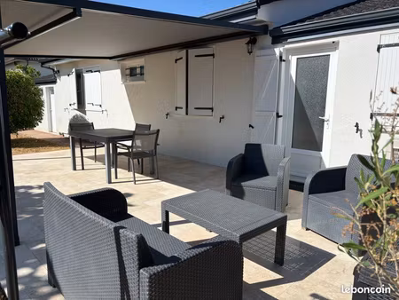 maison de plain-pied environ 100m2 sur terrain clos de 711m2