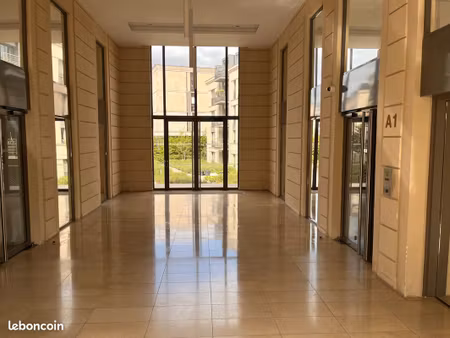 hypercentre versailles - appt 2 p dans residence standing