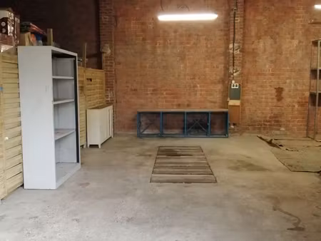 local 25m²