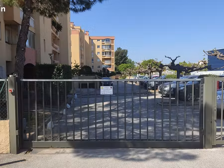 place de parking en sous-sol sécurisé – modifiable en box fermé