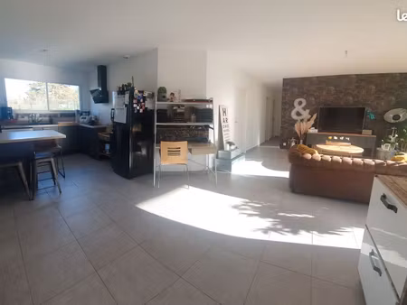 maison a louer saint just