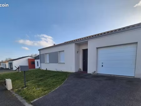 maison 3 chambres – mesnard-la-barotière