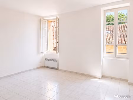 appartement 2 pièces à louer à l'année