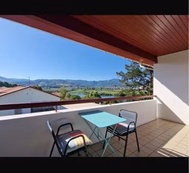 magnifique appartement  t3 à hendaye loué meublé sur hendaye avec piscine
