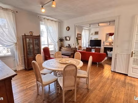 superbe appartement ancien  lumineux et spacieux au cœur de boulogne